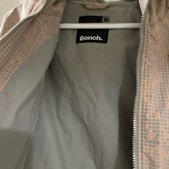 Bench Spring Rain Jacket - Picture 2 of 4